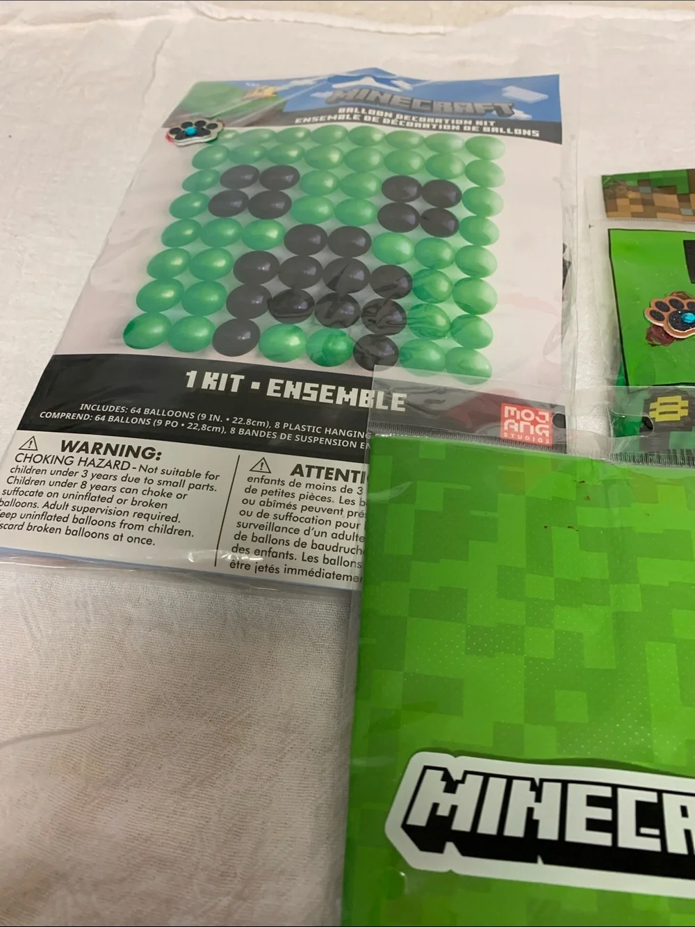 Minecraft 10 Pc Party Decorations set NEW Balloon banner Tablecover 8 Balloons